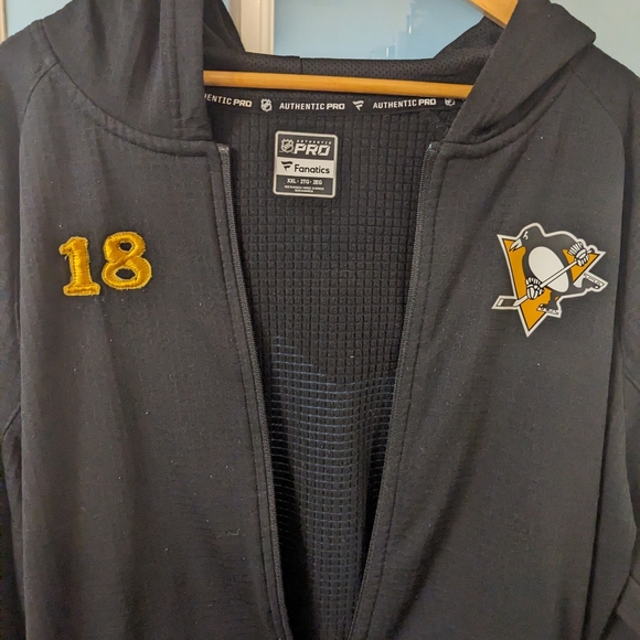 It's way too big for me Xxl - Picture 8 of 8